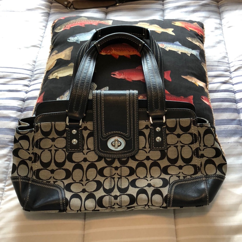Authentic coach purse